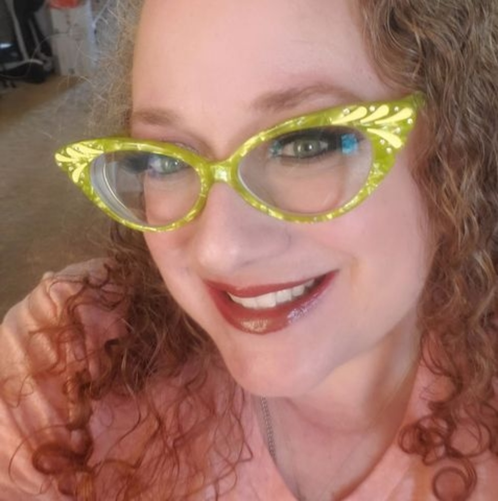 Meet your Posher, Angela